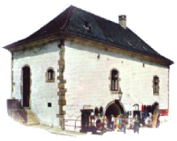 Jostein holder kåseri i museet